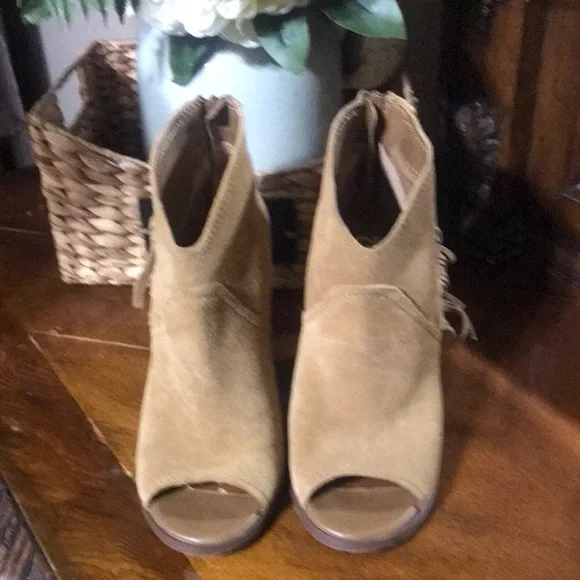 Gianni Bini Tan Ankle Booties with Fringe - Picture 3 of 6